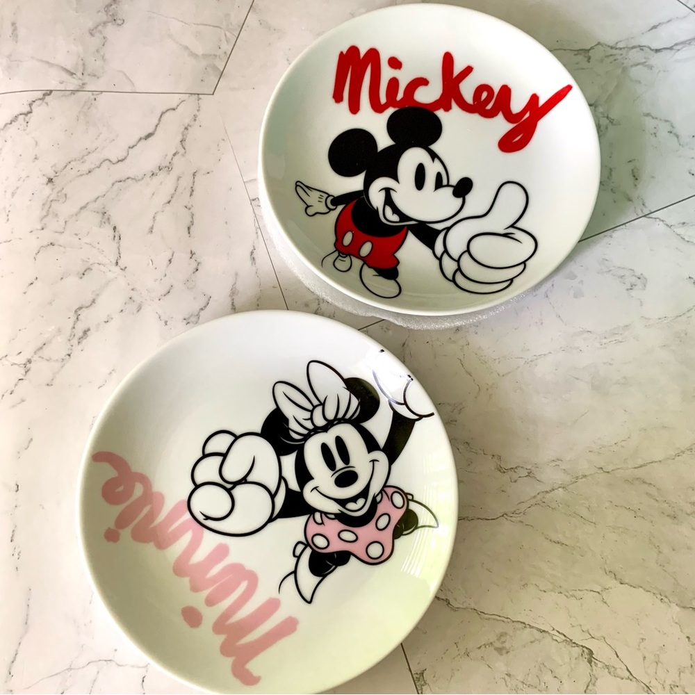 Disney Mickey Mouse & Friends ceramic 6 IN Appetizer Plates - Picture 5 of 5